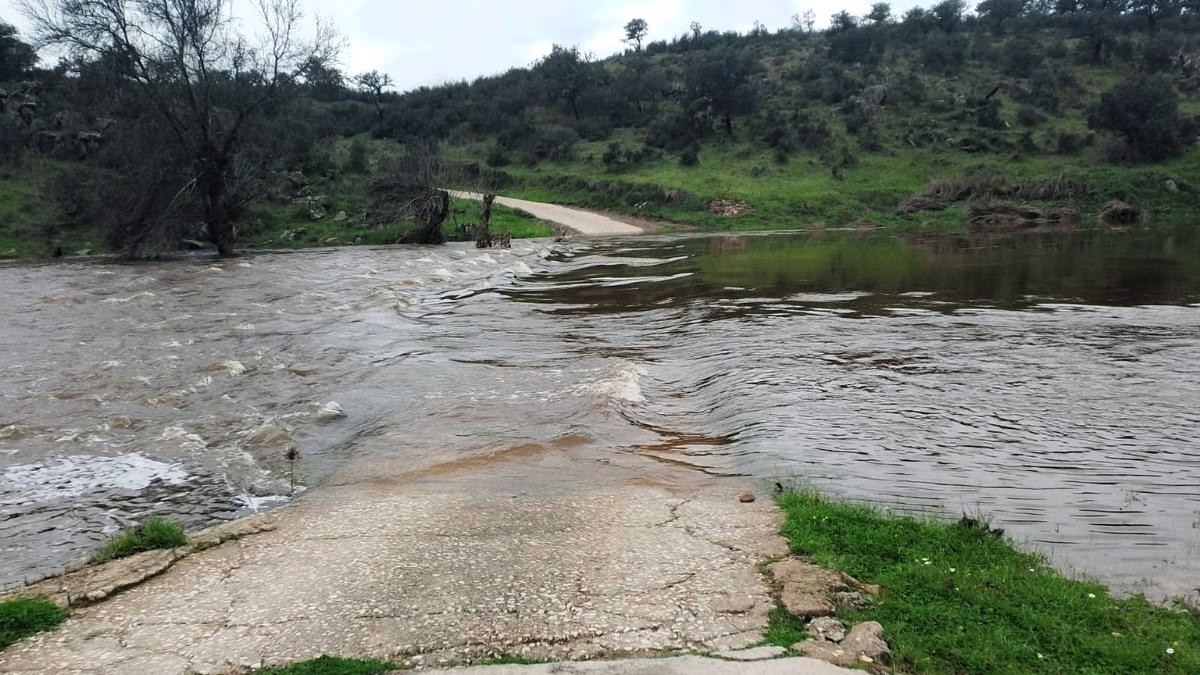 Carreteras afectadas en varias provincias por el temporal