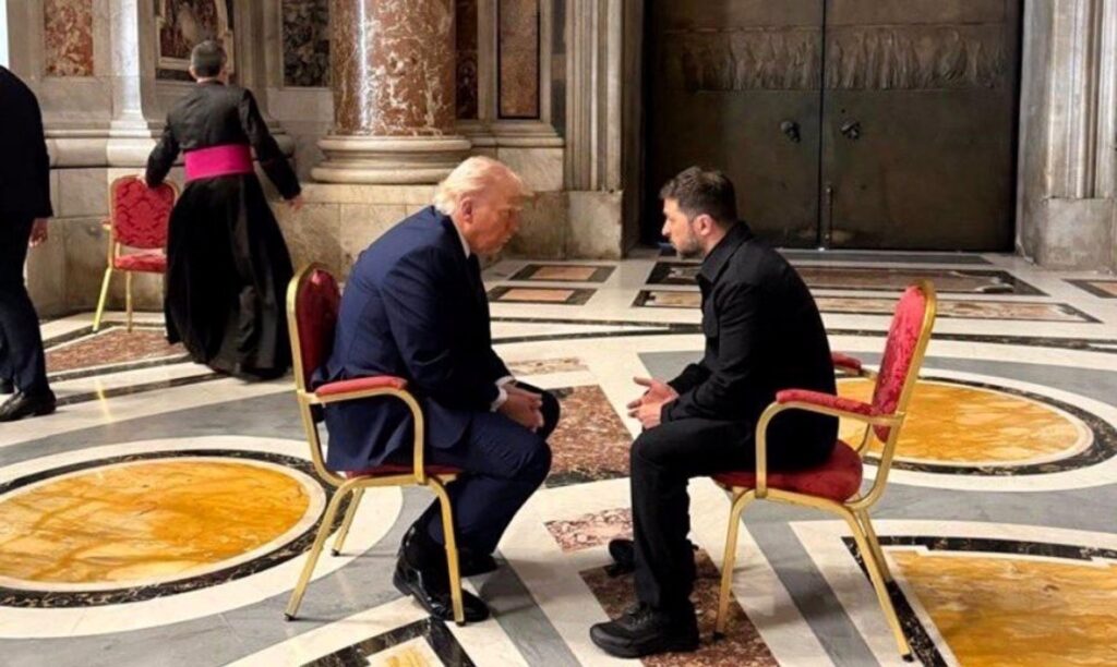 Francisco reúne de nuevo a Trump y Zelenski en su funeral