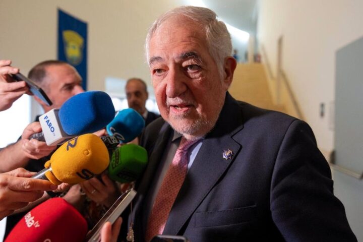 El PP quiere que Pumpido no vote sobre la amnistía