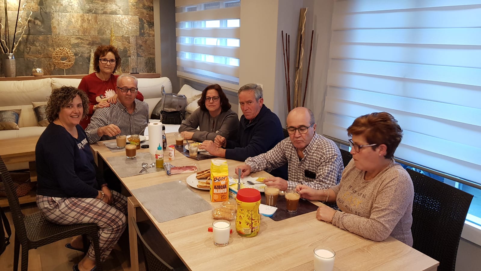 Antonia M., primera por la derecha.