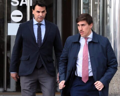 La pareja de Ayuso niega que él haya admitido delitos fiscales