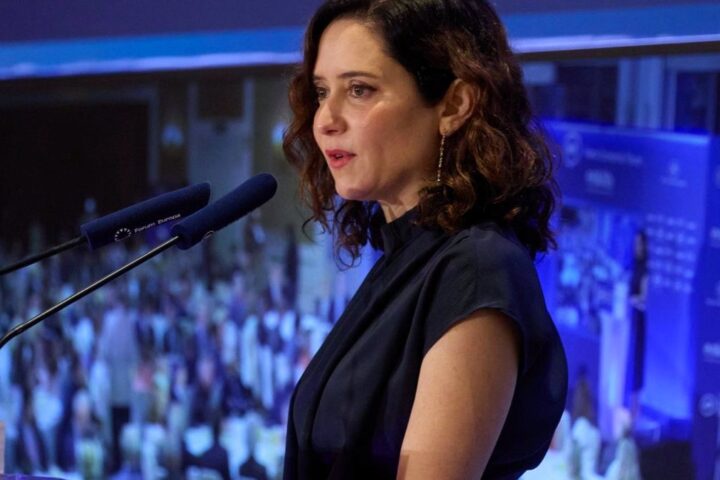 Ayuso ve necesario "acelerar" el Congreso del PP para acabar con el "runrún" sobre el futuro de Feijóo"