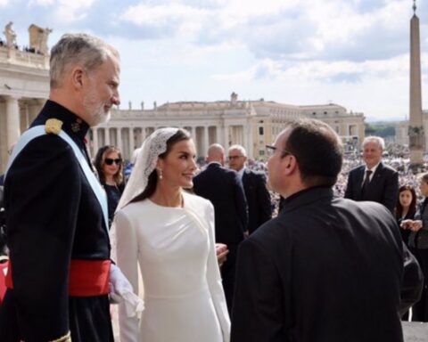La Reina Letizia no se santigua
