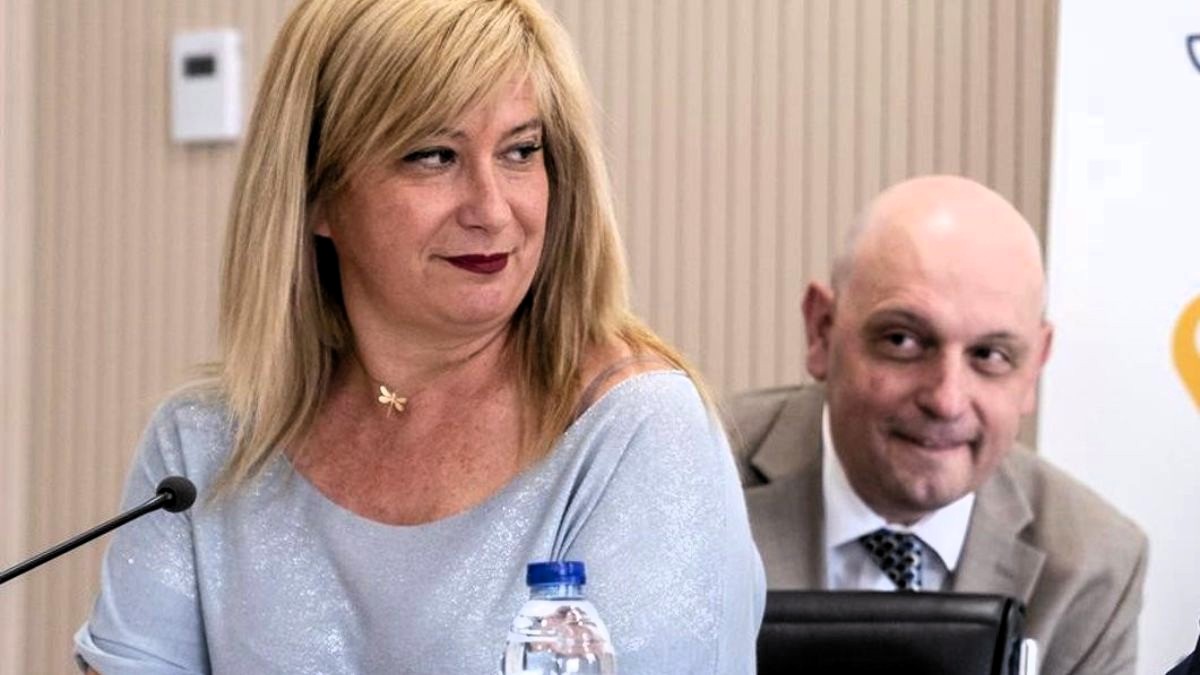 ¿Por qué habla de 'fontaneros' cuando se trata de 'chorizos'?
