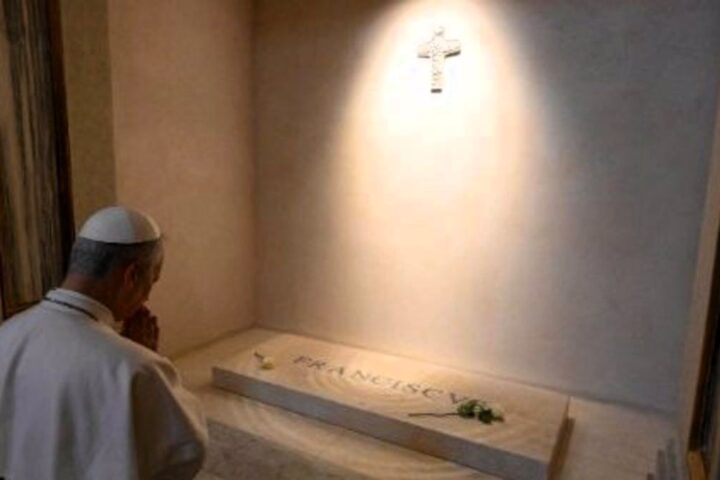 León IV o la mano del Papa Francisco