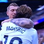 Lágrimas para despedir a Modric y Ancelotti, leyendas del Real Madrid