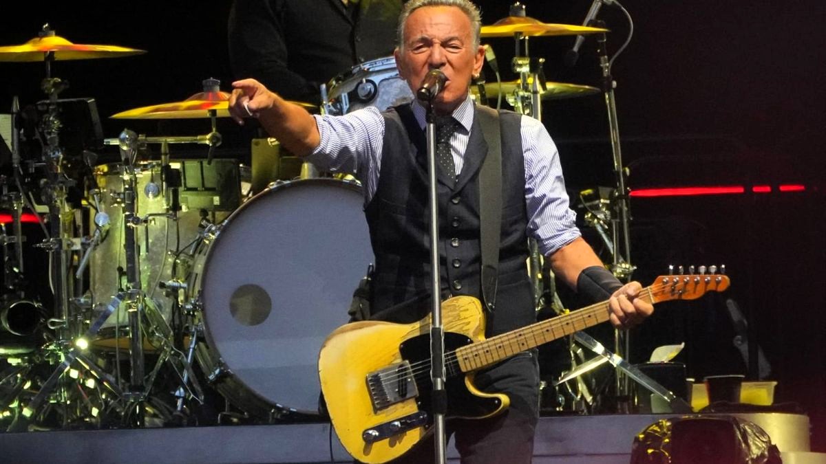Springsteen invoca en San Sebastián el poder liberador del rock frente a los autoritarismos ante 40.000 seguidores