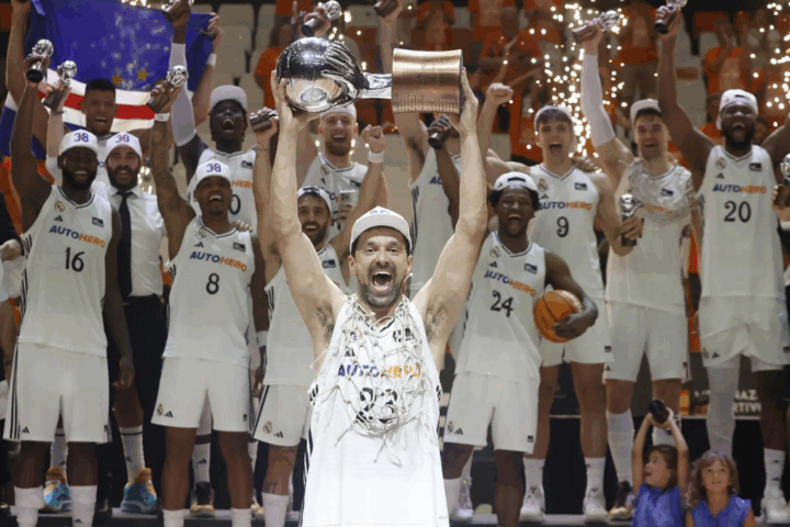 El Real Madrid se corona en La Fonteta y suma su 38º título de Liga Endesa