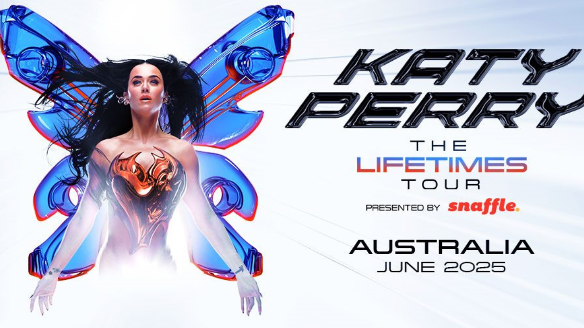 Katy Perry en el punto de mira por golpear el curioso regalo de un fan durante un concierto