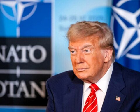 Trump abronca y amenaza a España con subirle los aranceles "para hacerle pagar el doble" por negarse a aumentar el gasto en defensa