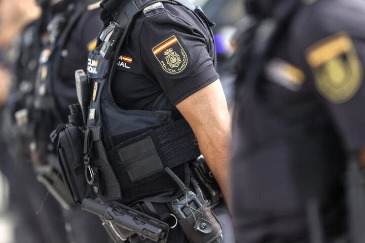 Un hombre mata a su mujer y a su hijo de 3 años en un pueblo de Valencia