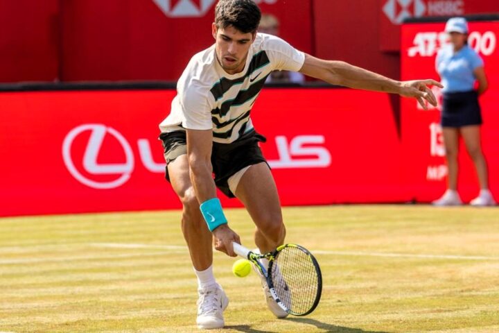 Alcaraz se clasifica para la final del torneo de Queen's
