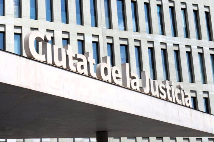 Una juez de Barcelona frena de nuevo la eutanasia de una joven