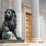 El Congreso pide al Gobierno una bajada general de impuestos con el voto favorable de PP, Vox y Junts