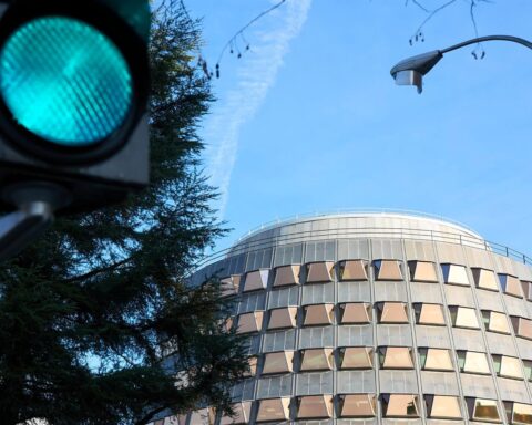 El Constitucional se dispone a avalar la Ley de Amnistía con un tribunal fracturado