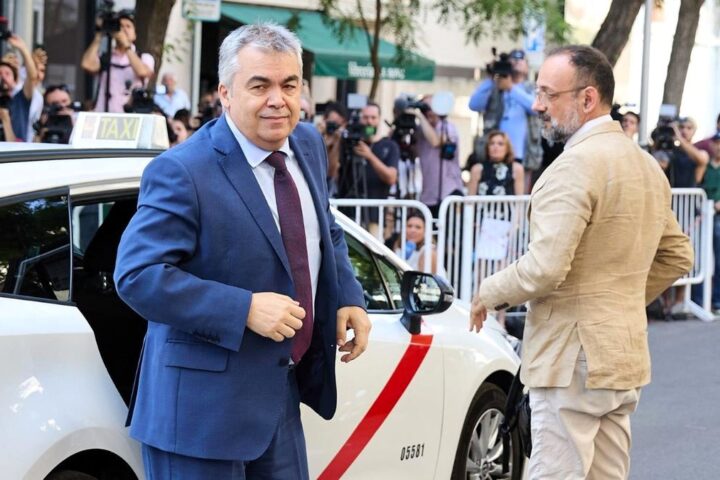 Cerdán declara en el Supremo por los presuntos amaños de obra pública entre gritos de "corrupto" y "sinvergüenza"