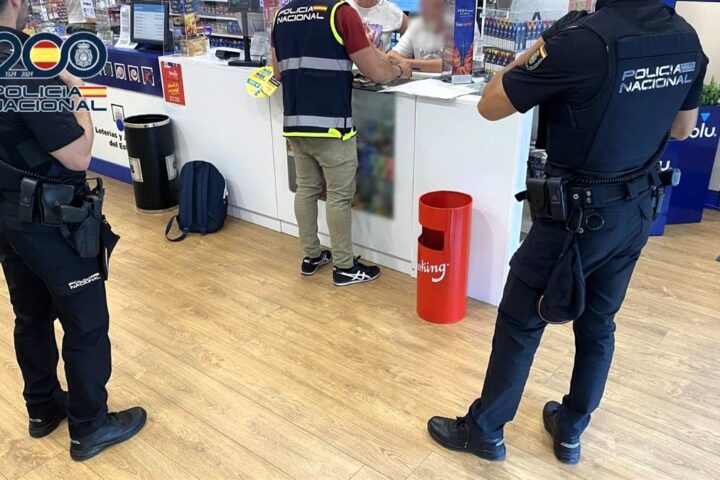 Desmantelan una compleja trama que distribuía drogas a los estancos enmascaradas como productos legales