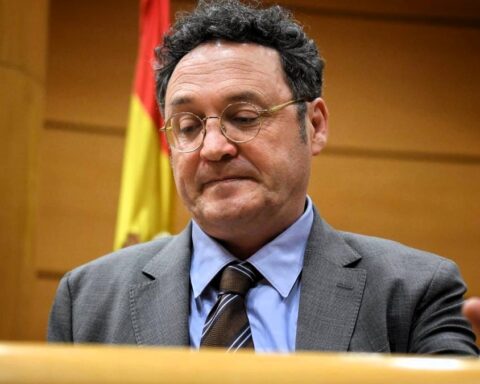 El juez procesa al fiscal general por revelación de secretos