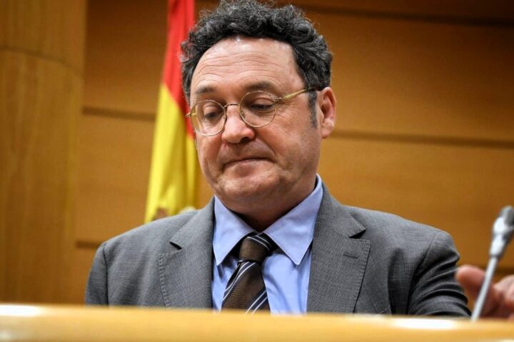 El juez procesa al fiscal general por revelación de secretos