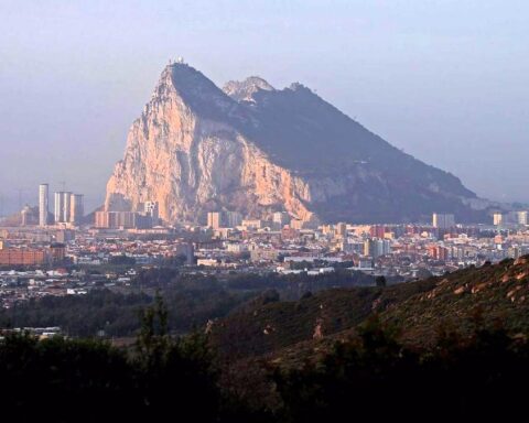 La UE y Reino Unido sellan un acuerdo "histórico" sobre Gibraltar