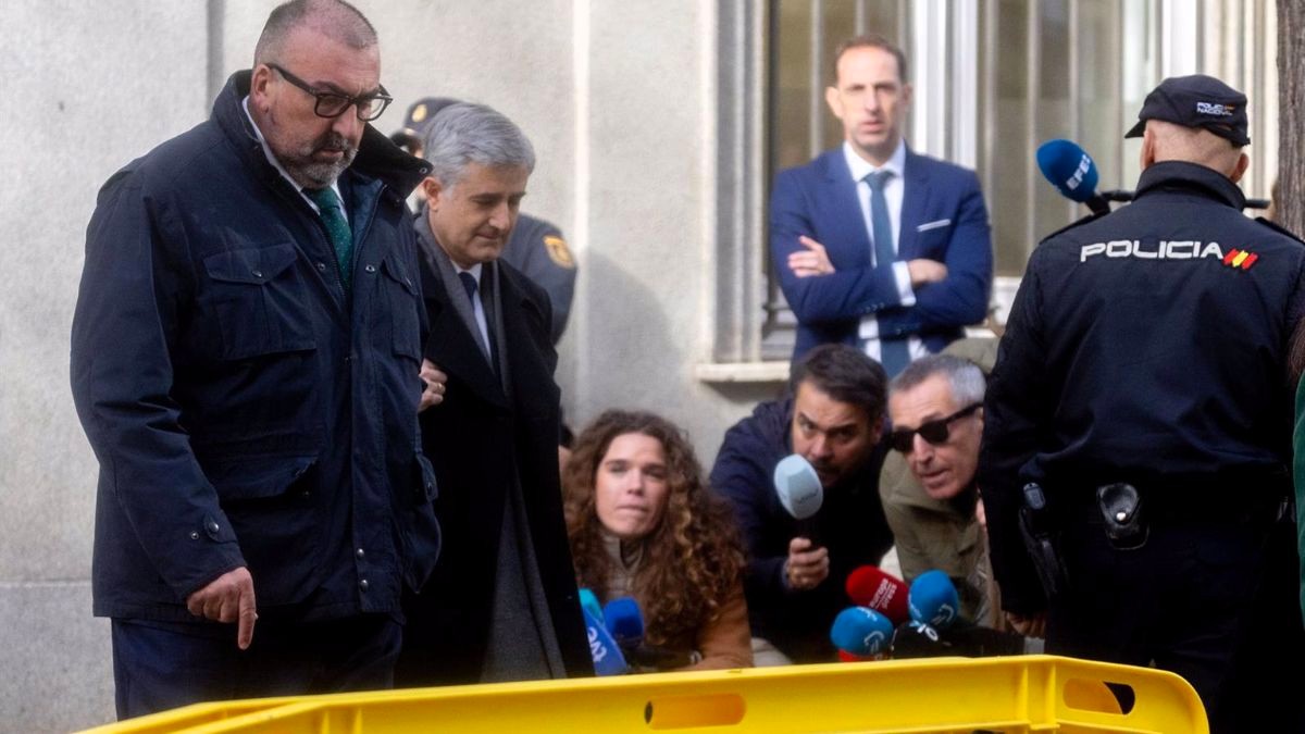 Ábalos: "La que tú quieras. O Ariatna y Carlota, y a tomar por culo"
