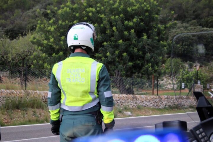 Mueren atropellados al bajar de sus coches para auxiliar en un accidente