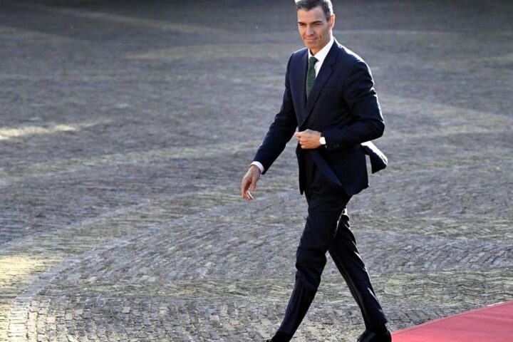 Trump ni saluda ni mira a Pedro Sánchez, aislado en la cumbre de la OTAN