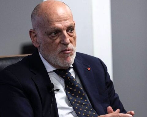 Tebas: "Estaría más cómodo abrazando a Florentino"