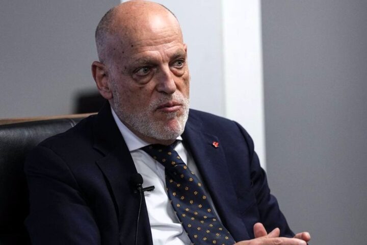 Tebas: "Estaría más cómodo abrazando a Florentino"