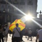 En media España las temperaturas bajan y en la otra media el calor será infernal