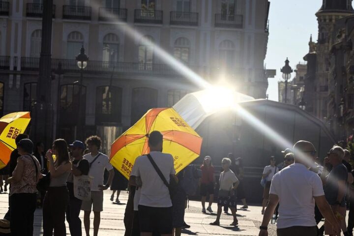 En media España las temperaturas bajan y en la otra media el calor será infernal