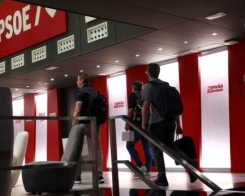 La UCO registra el PSOE en busca de pruebas de la corrupción
