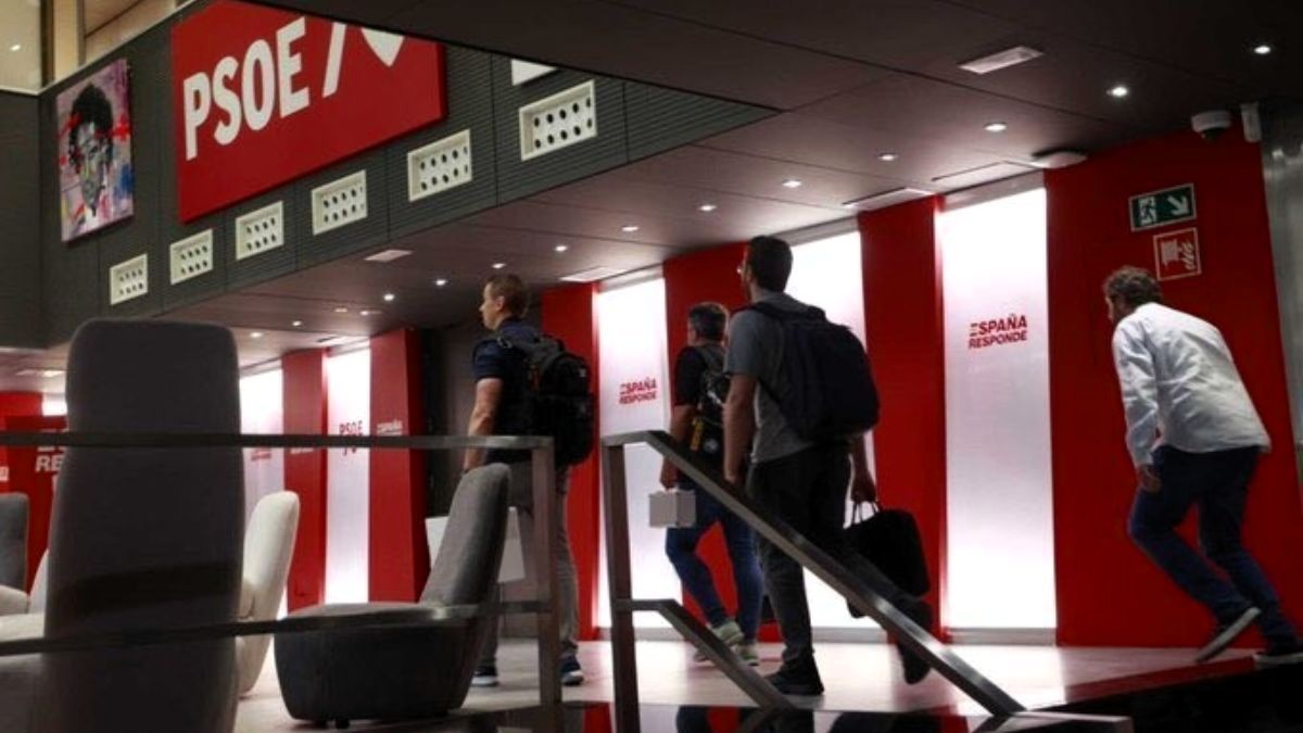 La UCO registra el PSOE en busca de pruebas de la corrupción