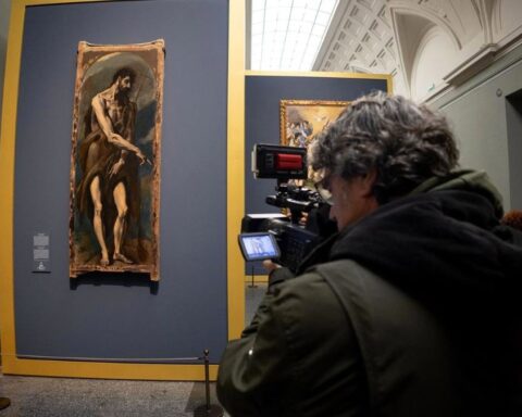 Museos españoles no ven en los 'selfies' un problema para la seguridad