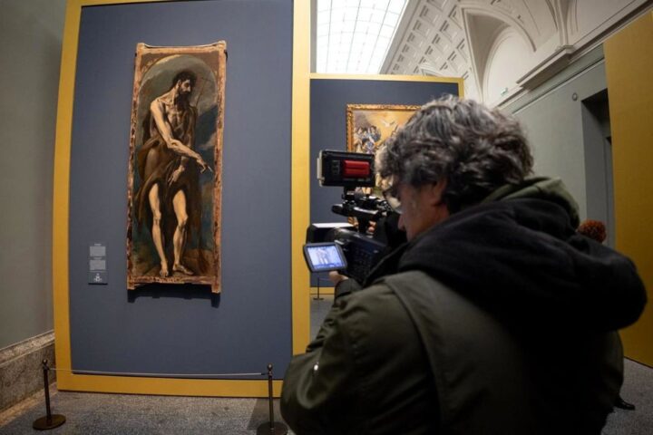 Museos españoles no ven en los 'selfies' un problema para la seguridad