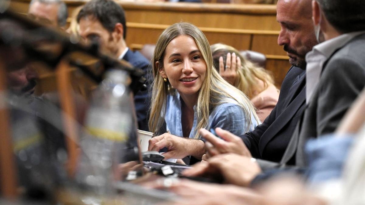 Noelia Núñez (PP) reta a políticos del PSOE como el ministro Óscar Puente y Patxi López a demostrar si sus currículos son ciertos