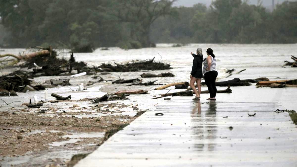 Las inundaciones en Texas dejan ya 70 muertos y decenas de desaparecidos, entre ellos 12 niñas