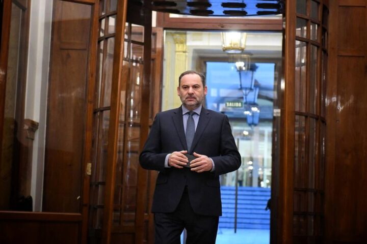 Las cuentas de Ábalos en Hacienda no cuadran: el Congreso le ha pagado 751.421 euros y sólo ha reflejado 79.841