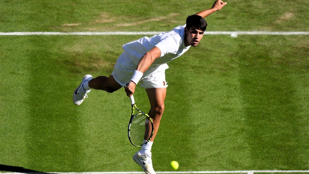 Carlos Alcaraz trabaja su pase a octavos de Wimbledon