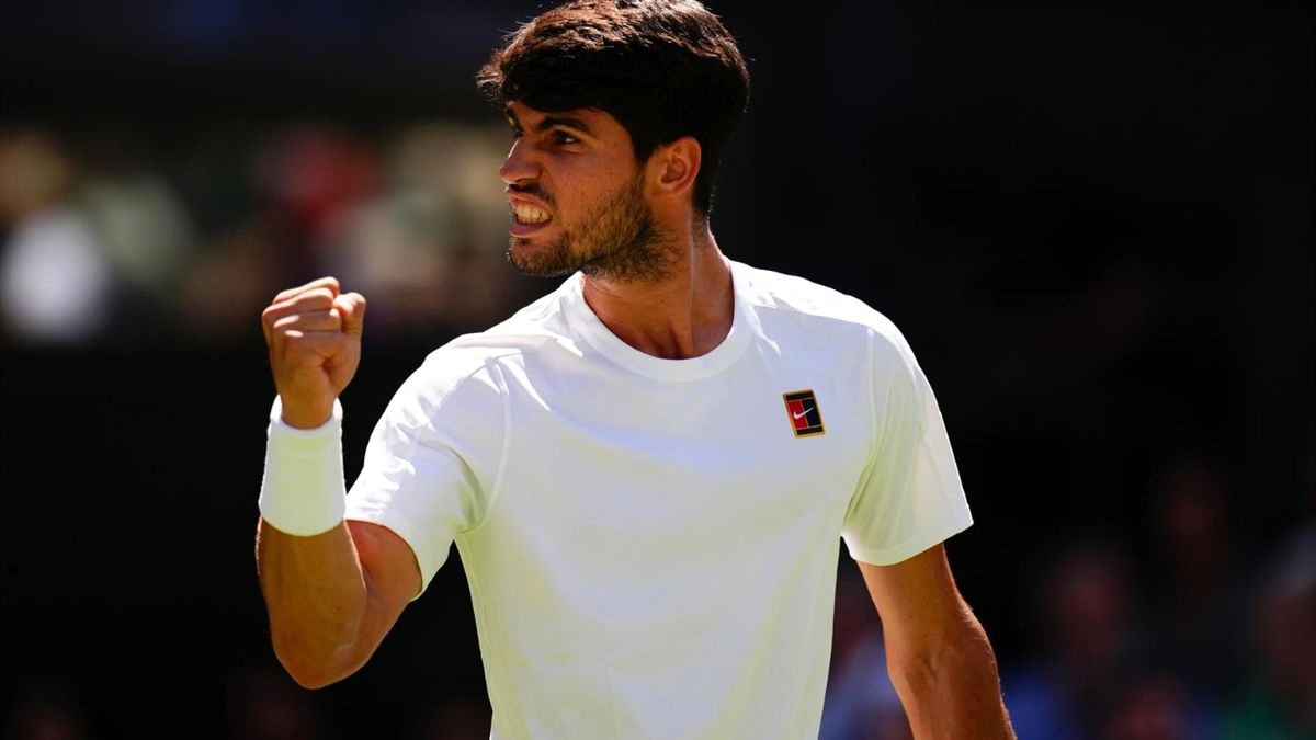 Alcaraz vence a Taylor Fritz y se cita con la historia en su tercera final en Wimbledon