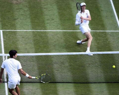 Carlos Alcaraz no logra el triplete en Wimbledon ante la rebelión del italiano Sinner