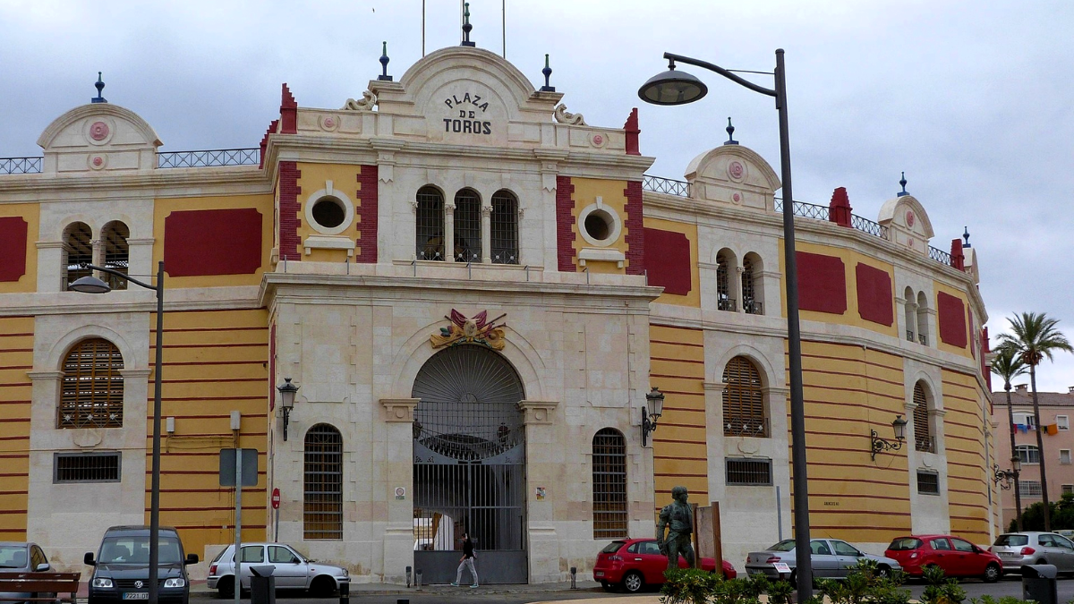 Mata a su padre a puñaladas junto a la plaza de toros de Almería