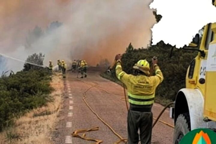 Un incendio devora sin control un paraje de enorme riqueza en la localidad abulense de Mombeltrán