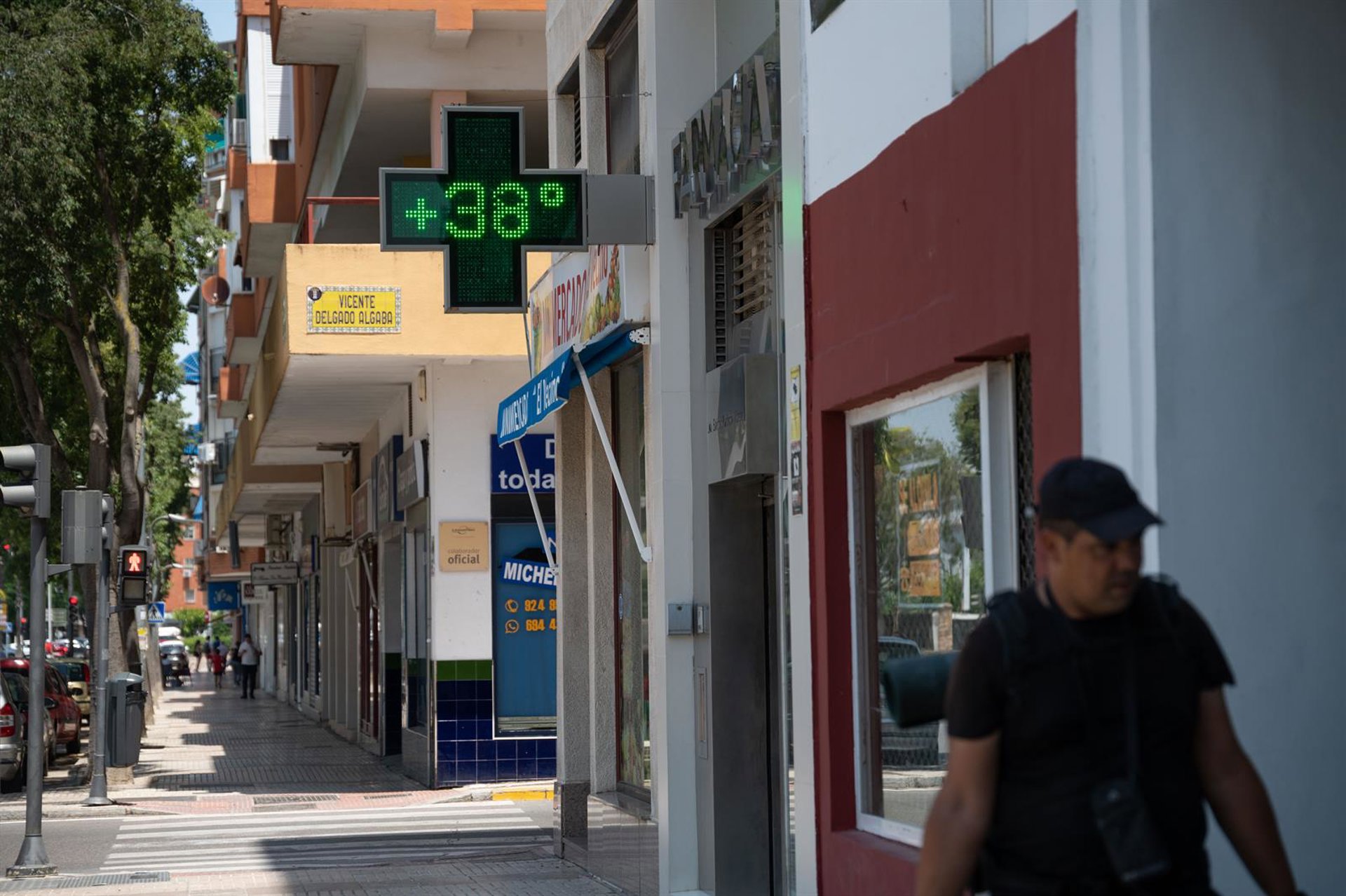 Casi toda España sigue con avisos por altas temperaturas, con alertas en 35 provincias y máximas de 41ºC
