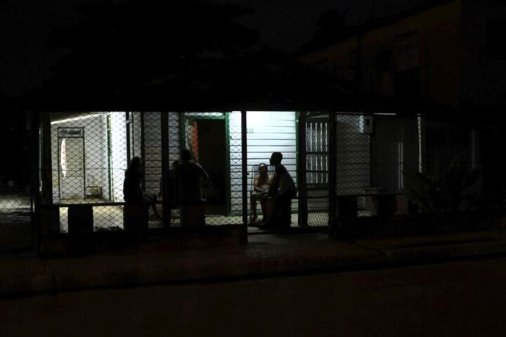 Apagones de hasta veinte horas en Cuba