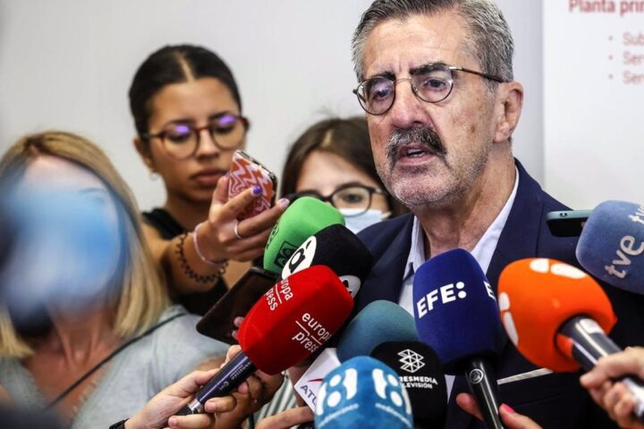 El Gobierno fuerza la dimisión del comisionado para la dana por falsificar su título