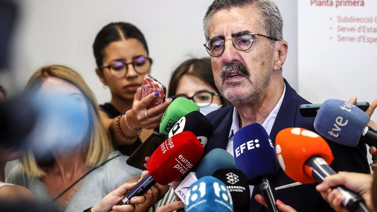 El Gobierno fuerza la dimisión del comisionado para la dana por falsificar su título