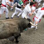 Un toro desata el pánico en la plaza en el sexto encierro de los Sanfermines