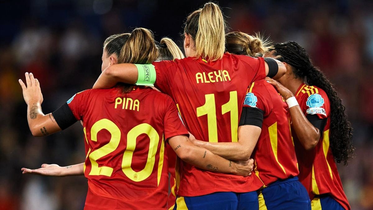 España entra arrolladora en la Eurocopa y golea a Portugal (5-0)