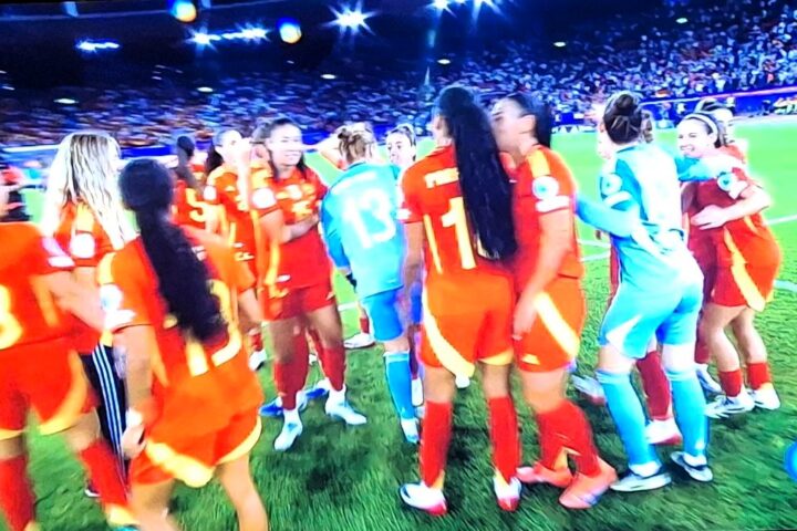 España vence a su bestia negra y se coloca en la final de la Eurocopa